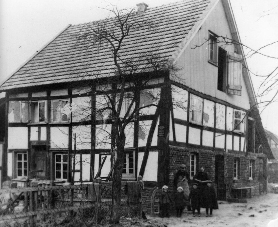 Haus Robert Schmitz im Scheidt um 1914 - 1964 abgerissen